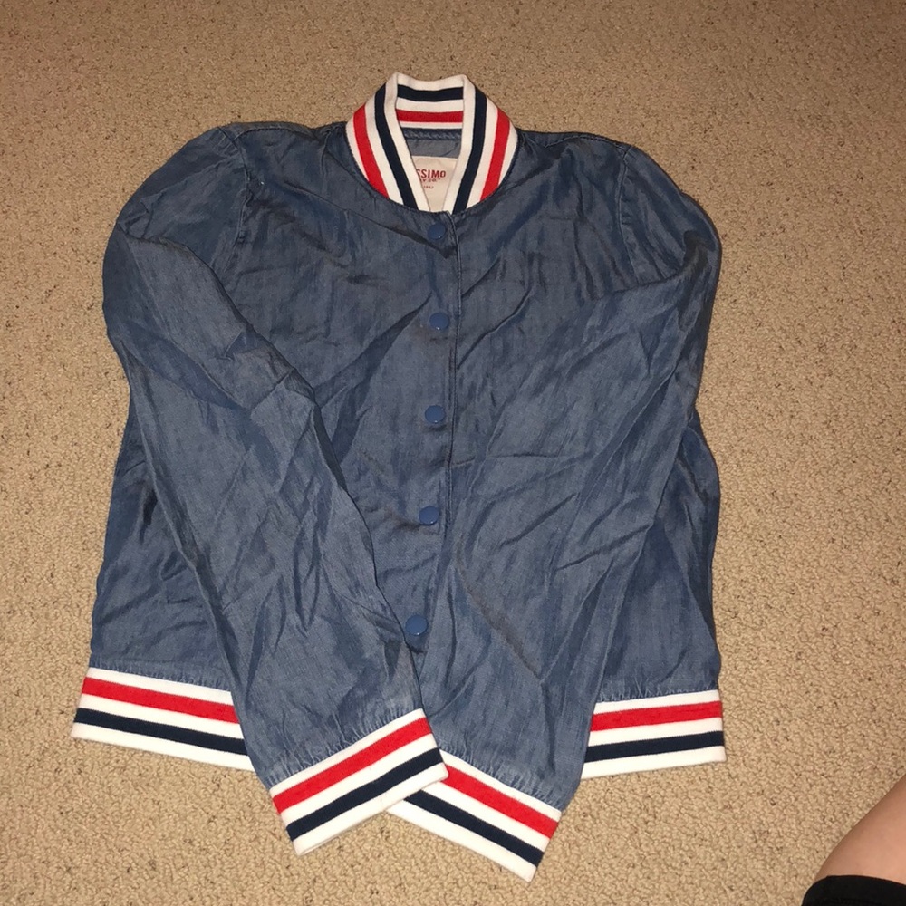 Light weight jacket.